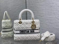 Dior M0565 Medium Lady D-Lite Bag velvet White - Default Title - View 1