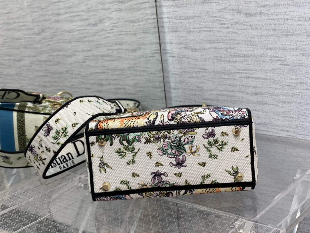 Dior M0565 Medium Lady D-Lite Bag White Zodiac Embroidery - Default Title - View 7