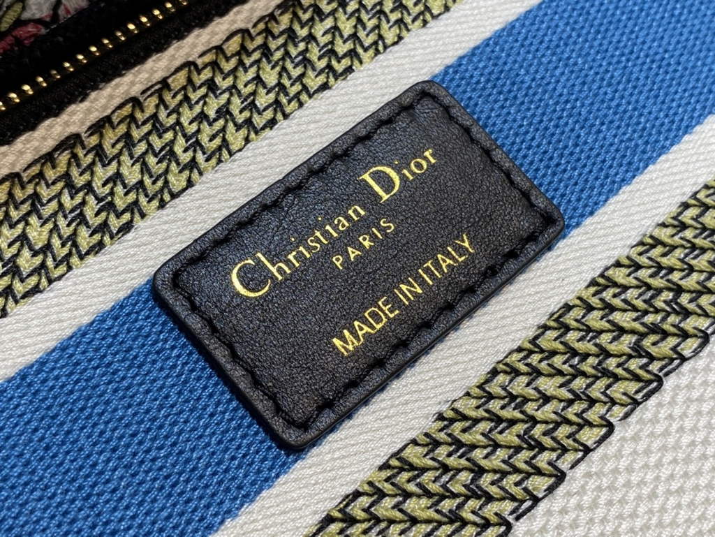 Dior M0565 Medium Lady D-Lite Bag White Zodiac Embroidery - Default Title - View 9