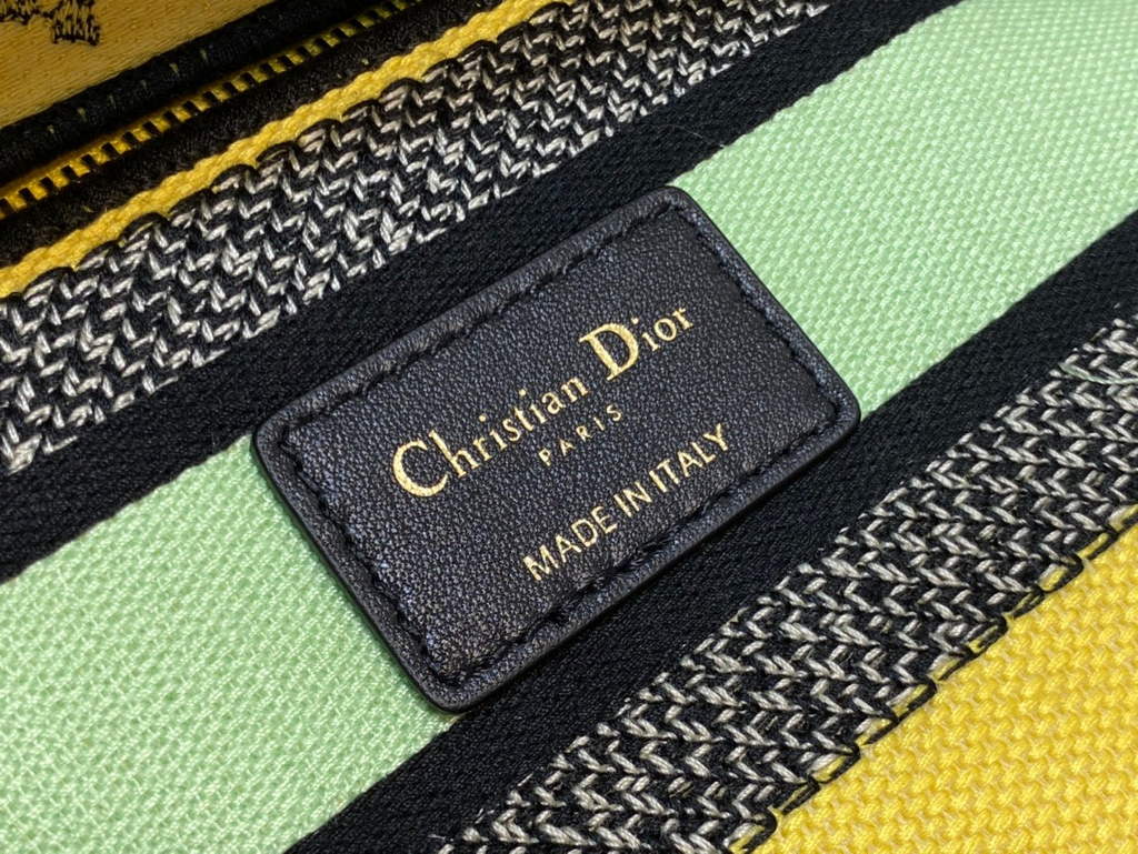 Dior M0565 Medium Lady D-Lite Bag Zodiac Embroidery Yellow - Default Title - View 9