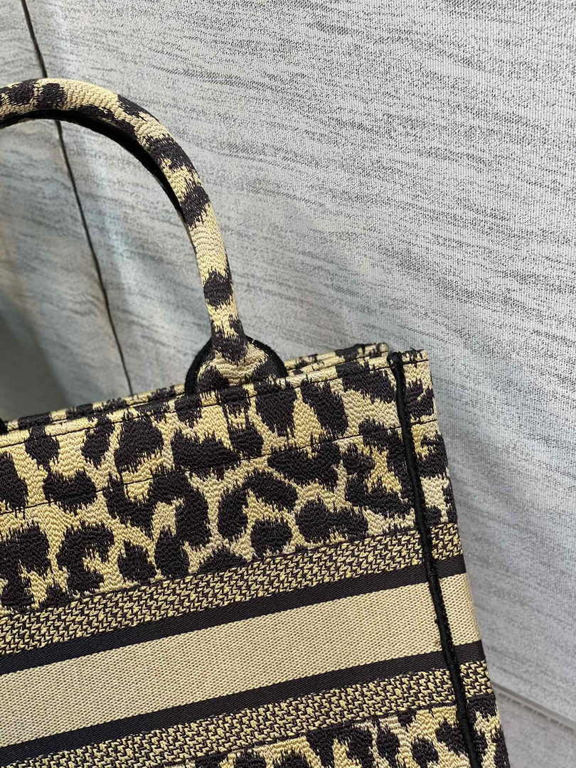 Dior M1265 Small Book Tote Beige Multicolor Mizza