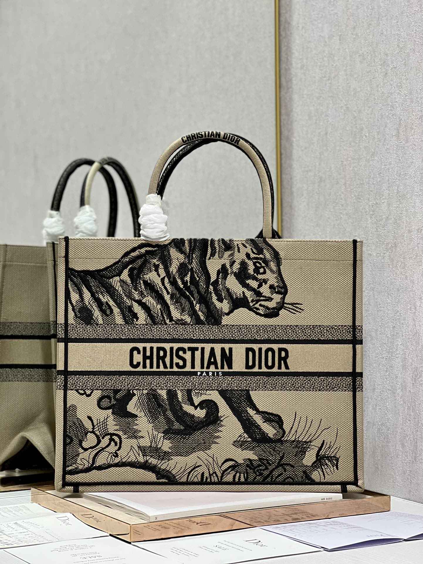 Dior M1286 Large Book Tote Bag Beige D-Jungle Pop Embroidery