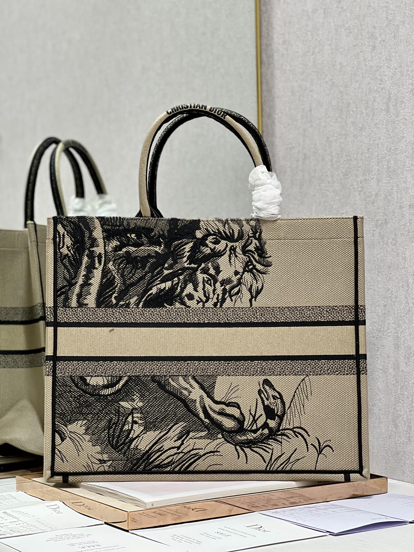 Dior M1286 Large Book Tote Bag Beige D-Jungle Pop Embroidery