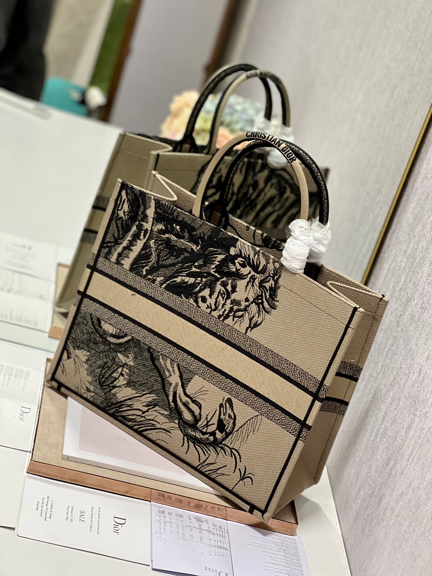 Dior M1286 Large Book Tote Bag Beige D-Jungle Pop Embroidery
