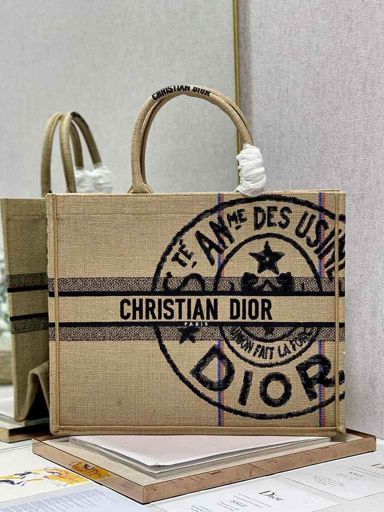 Dior M1286 Large Book Tote Bag Beige jute fabric Union motif embroidery