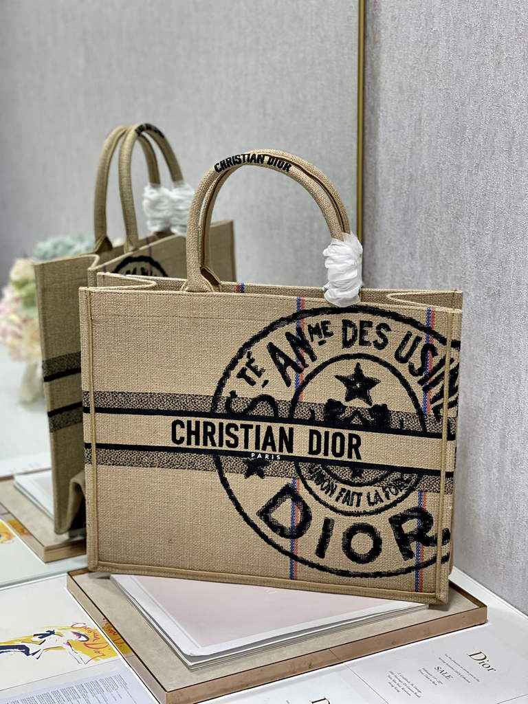 Dior M1286 Large Book Tote Bag Beige jute fabric Union motif embroidery