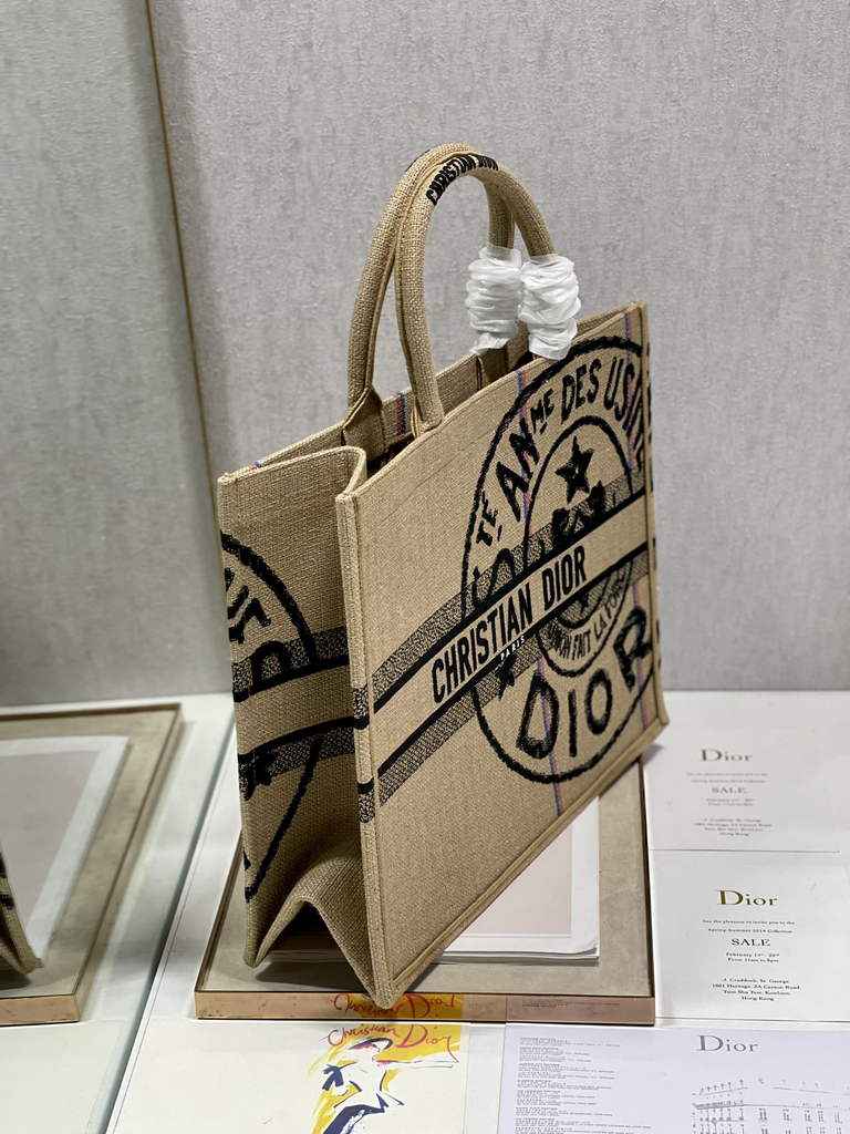 Dior M1286 Large Book Tote Bag Beige jute fabric Union motif embroidery