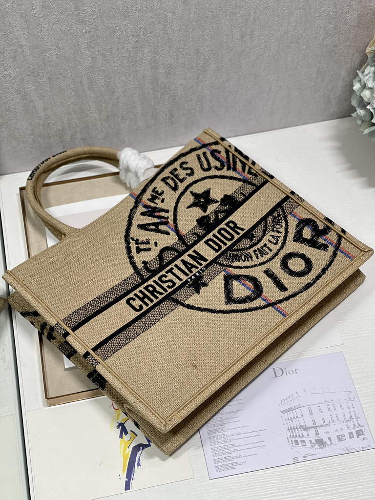 Dior M1286 Large Book Tote Bag Beige jute fabric Union motif embroidery