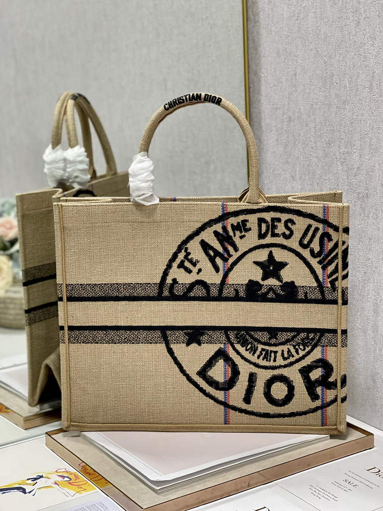 Dior M1286 Large Book Tote Bag Beige jute fabric Union motif embroidery