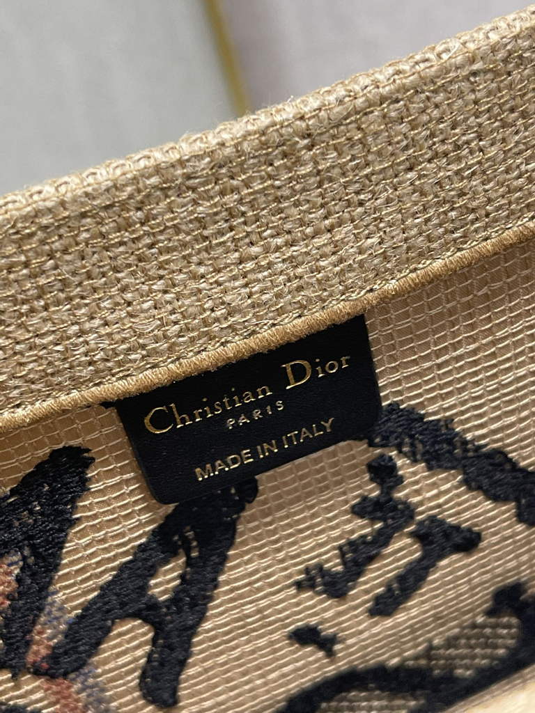 Dior M1286 Large Book Tote Bag Beige jute fabric Union motif embroidery
