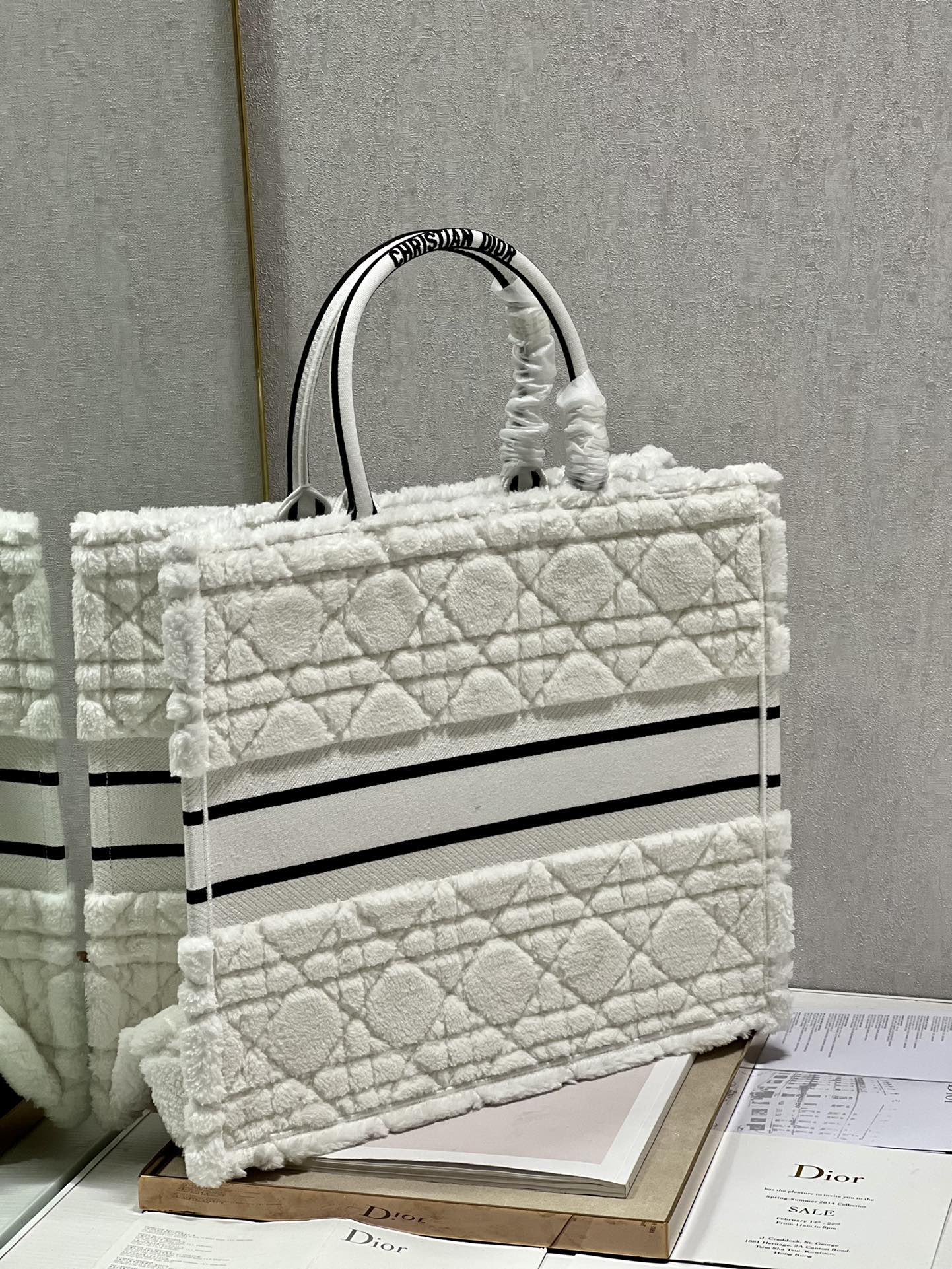Dior M1286 Large Book Tote Bag White Cannage
