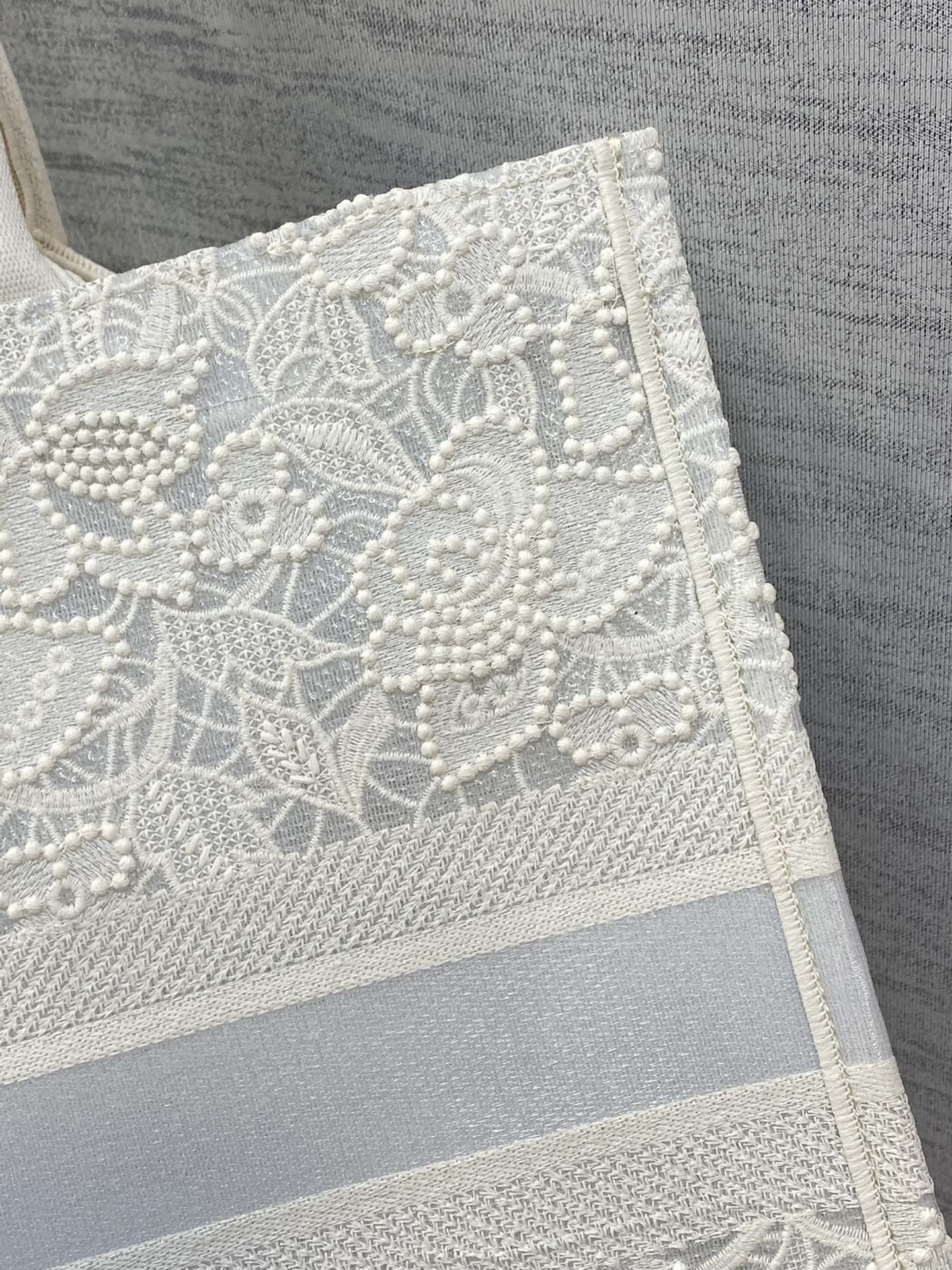 Dior M1286 Large Book Tote Bag White Lace Embroidery