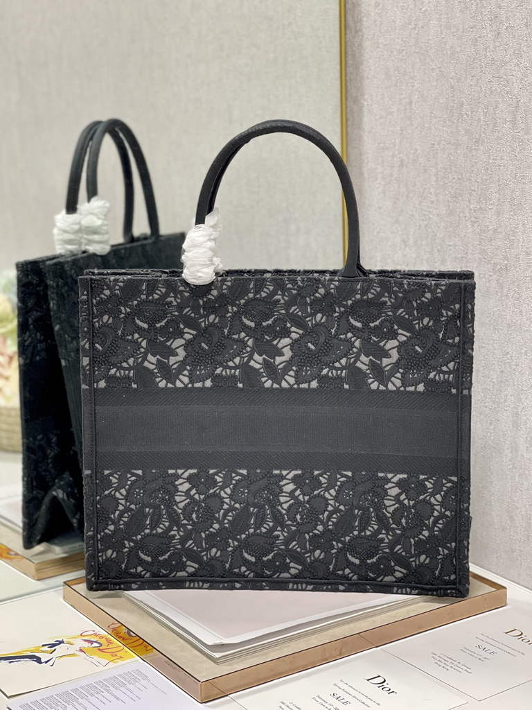 Dior M1286 Large Book Tote Bag Black Lace Embroidery