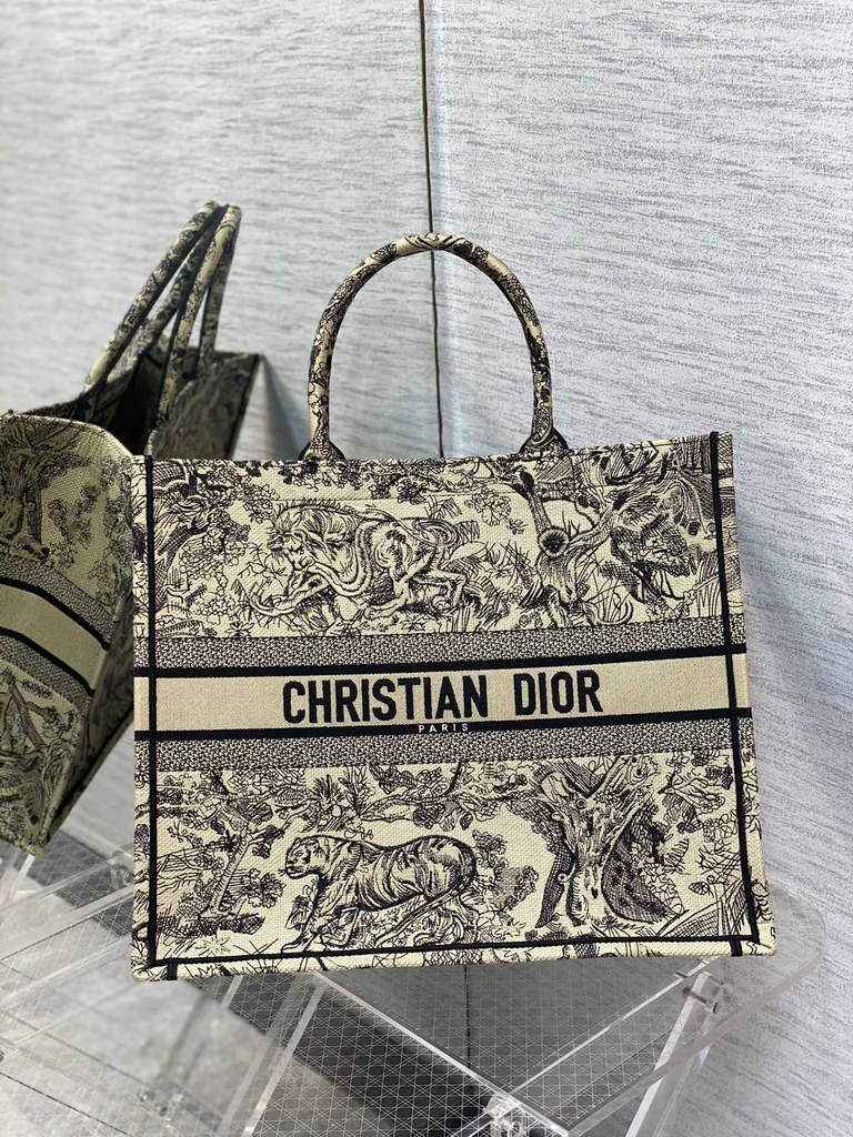 Dior M1286 Large Book Tote Beige Blue Toile de Jouy Embroidery