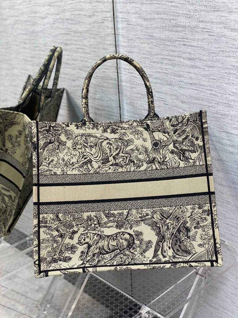 Dior M1286 Large Book Tote Beige Blue Toile de Jouy Embroidery