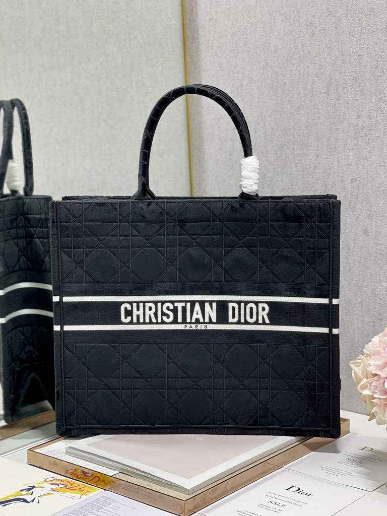 Dior M1286 Large Book Tote Black Cannage Raffia