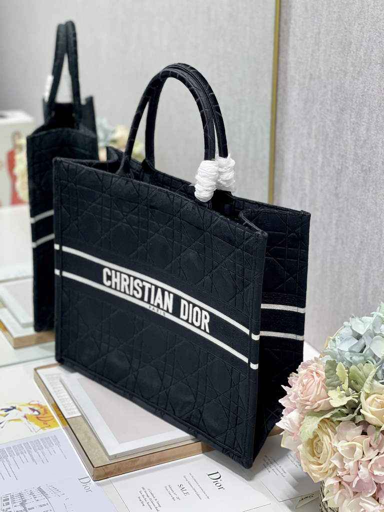 Dior M1286 Large Book Tote Black Cannage Raffia