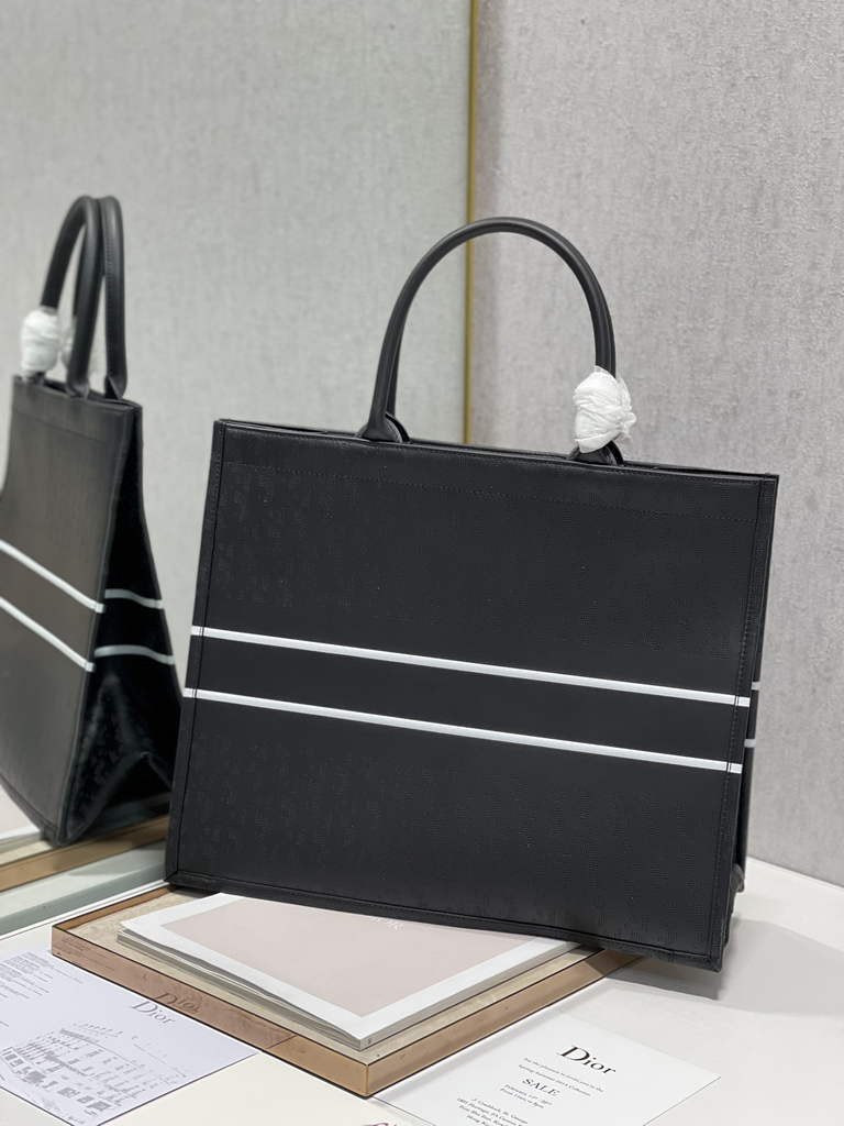 Dior M1286 Large Book Tote Black Oblique Calfskin