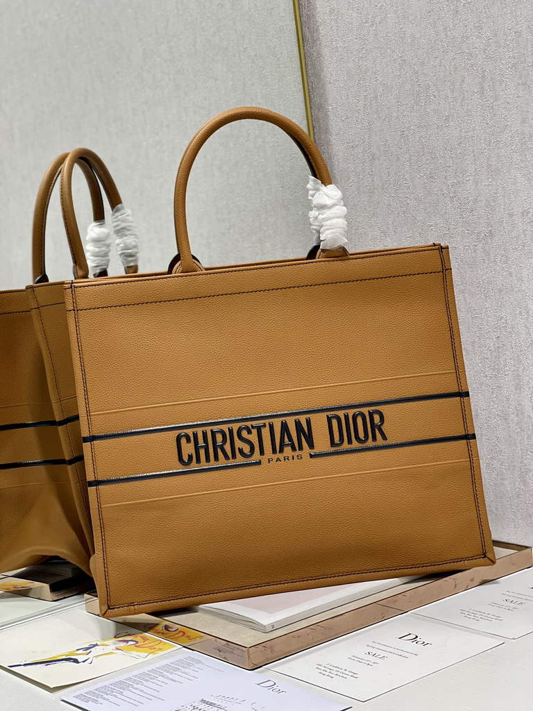Dior M1286 Large Book Tote Brown Calfskin