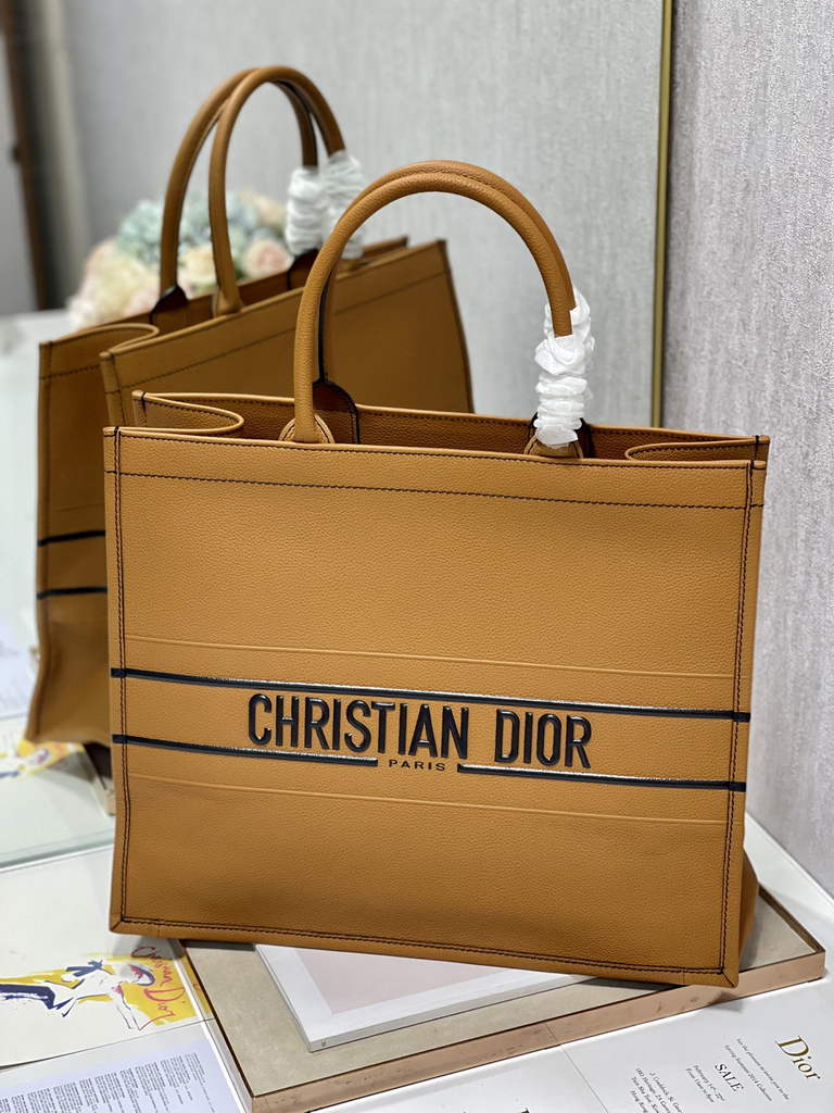 Dior M1286 Large Book Tote Brown Calfskin
