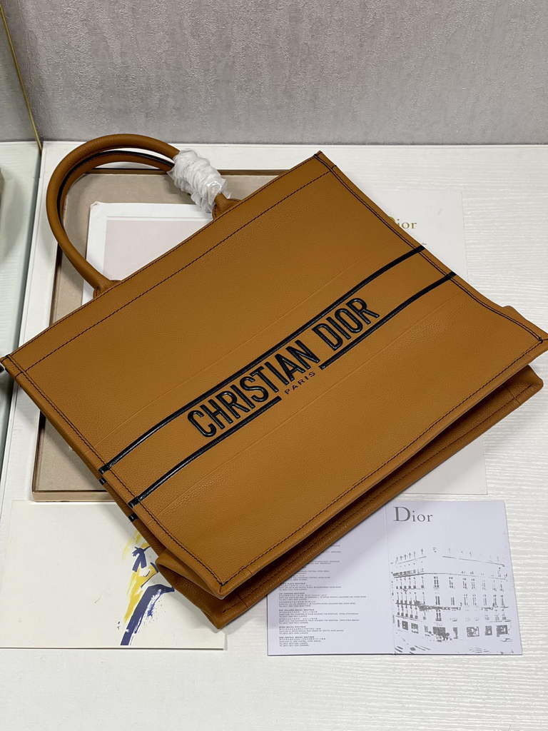 Dior M1286 Large Book Tote Brown Calfskin