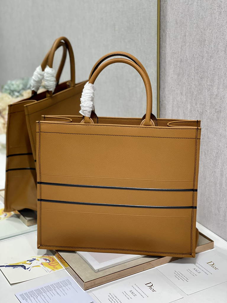 Dior M1286 Large Book Tote Brown Calfskin
