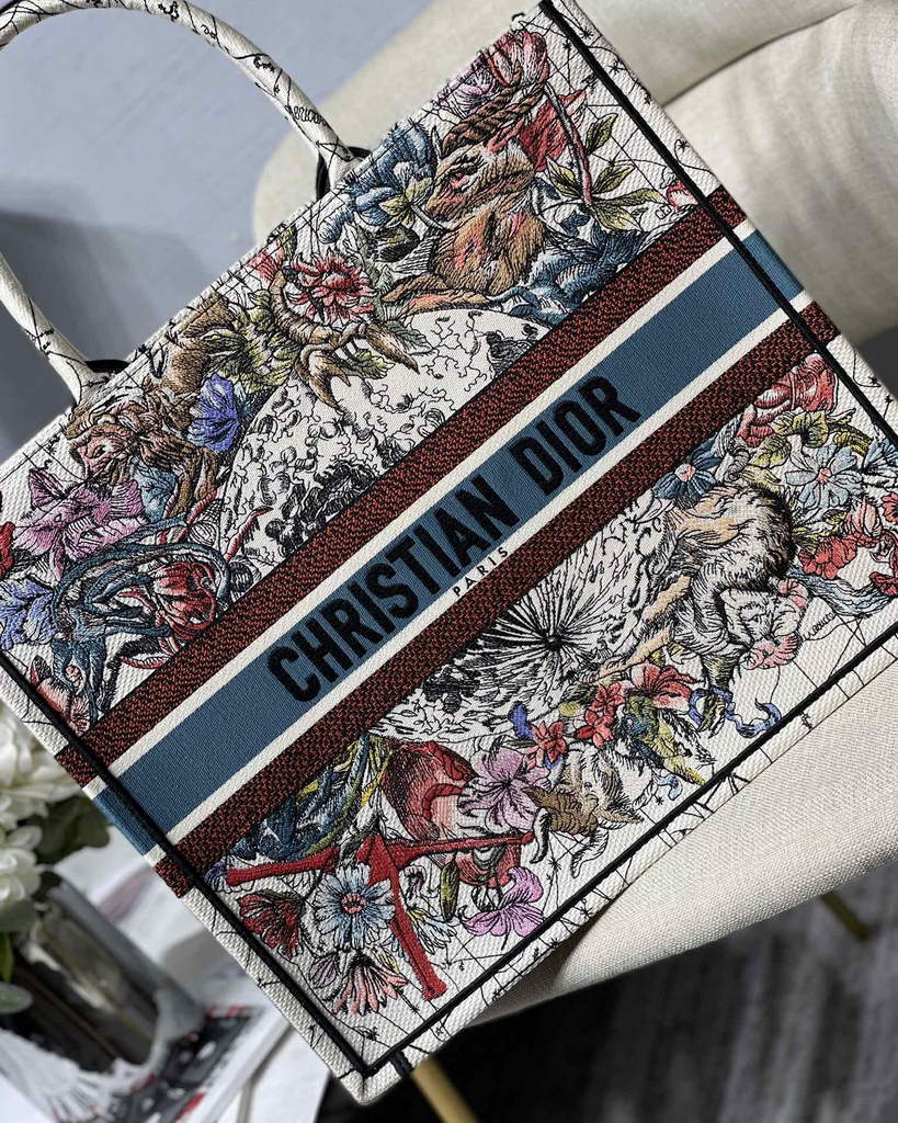 Dior M1286 Large Book Tote Beige Constellation Embroidery