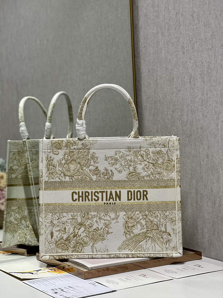 Dior M1286 Large Book Tote Jardin d'Hiver Embroidery with Gold-Tone Metallic Thread