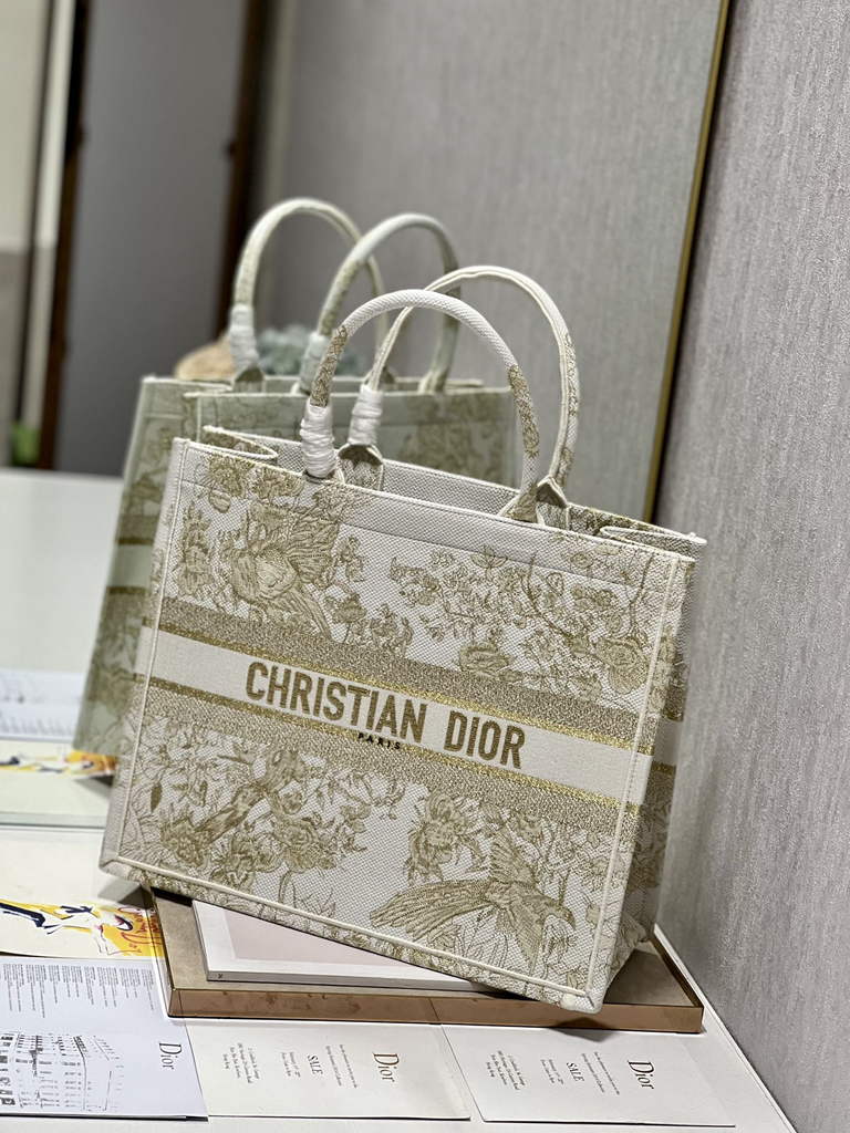 Dior M1286 Large Book Tote Jardin d'Hiver Embroidery with Gold-Tone Metallic Thread