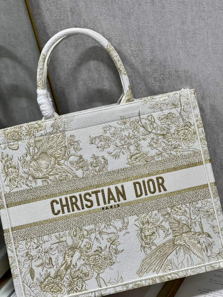 Dior M1286 Large Book Tote Jardin d'Hiver Embroidery with Gold-Tone Metallic Thread