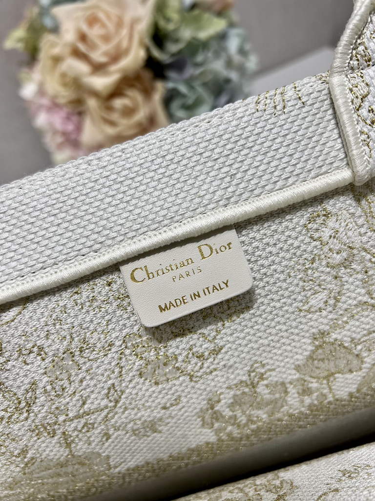 Dior M1286 Large Book Tote Jardin d'Hiver Embroidery with Gold-Tone Metallic Thread
