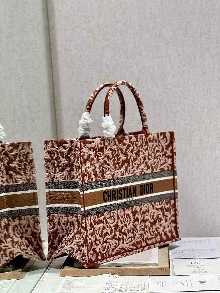 Dior M1286 Large Book Tote Metallic Pink Dior Brocart Embroidery