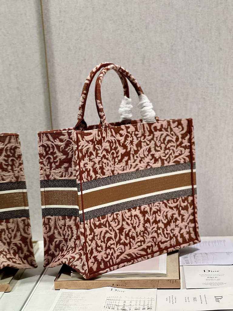 Dior M1286 Large Book Tote Metallic Pink Dior Brocart Embroidery