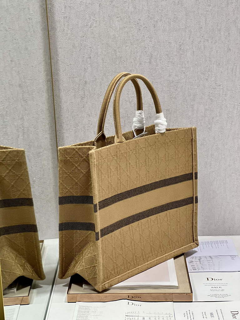 Dior M1286 Large Book Tote Natural Cannage Raffia