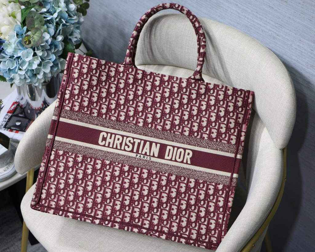 Dior M1286 Large Book Tote Red Oblique Embroidery