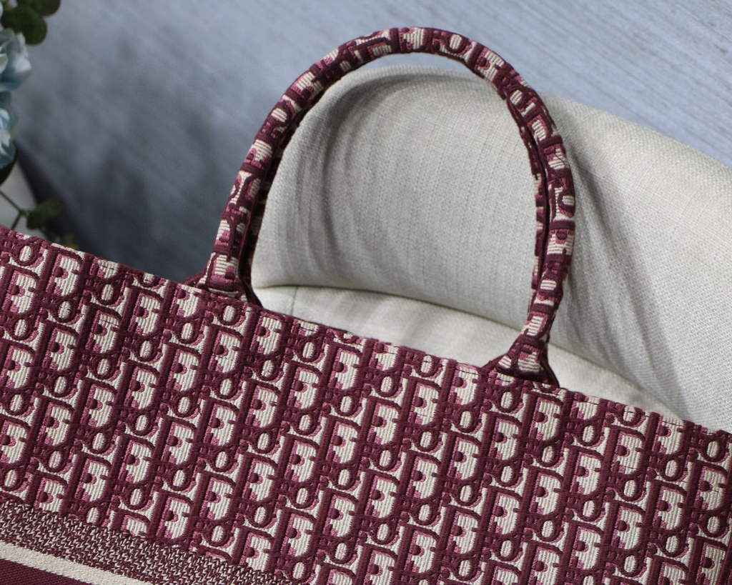 Dior M1286 Large Book Tote Red Oblique Embroidery