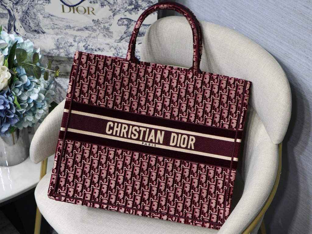 Dior M1286 Large Book Tote Red velvet Oblique Embroidery