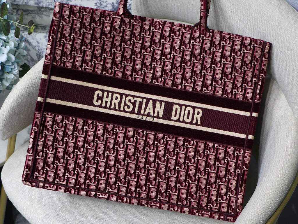 Dior M1286 Large Book Tote Red velvet Oblique Embroidery