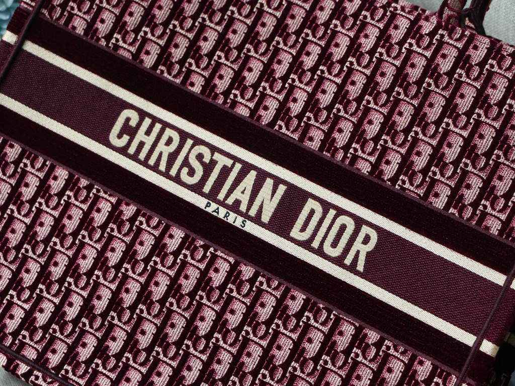 Dior M1286 Large Book Tote Red velvet Oblique Embroidery