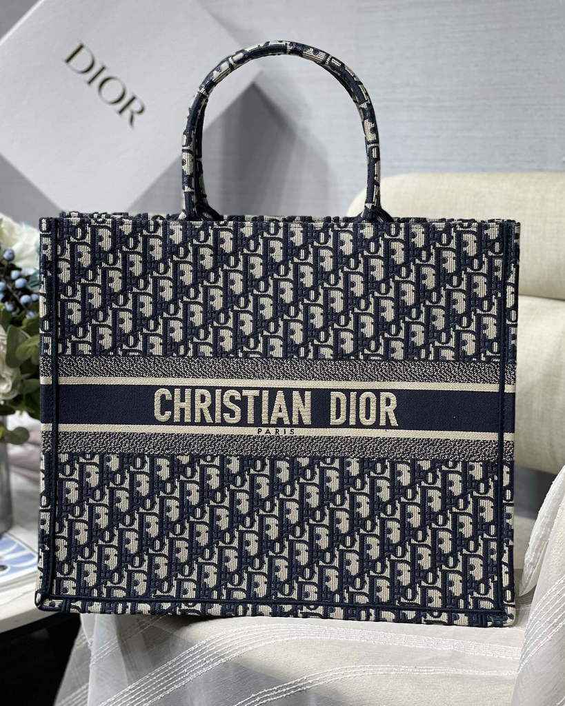 Dior M1286 Large Book Tote Blue Oblique Embroidery