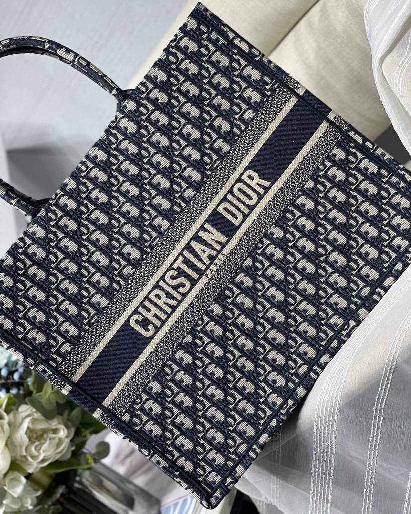 Dior M1286 Large Book Tote Blue Oblique Embroidery