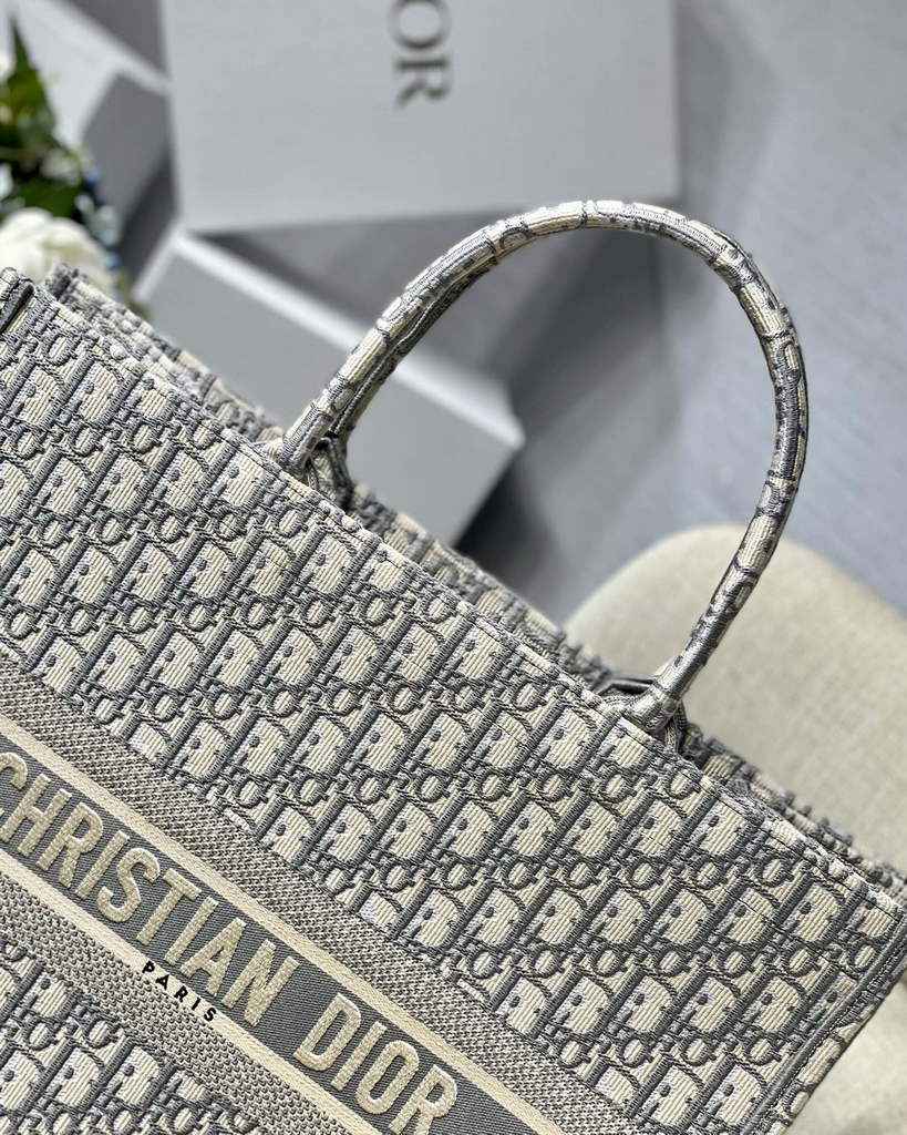 Dior M1286 Large Book Tote Gray Oblique Embroidery