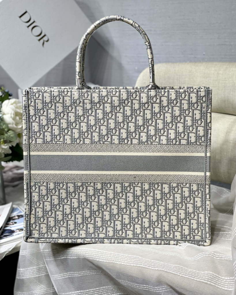 Dior M1286 Large Book Tote Gray Oblique Embroidery