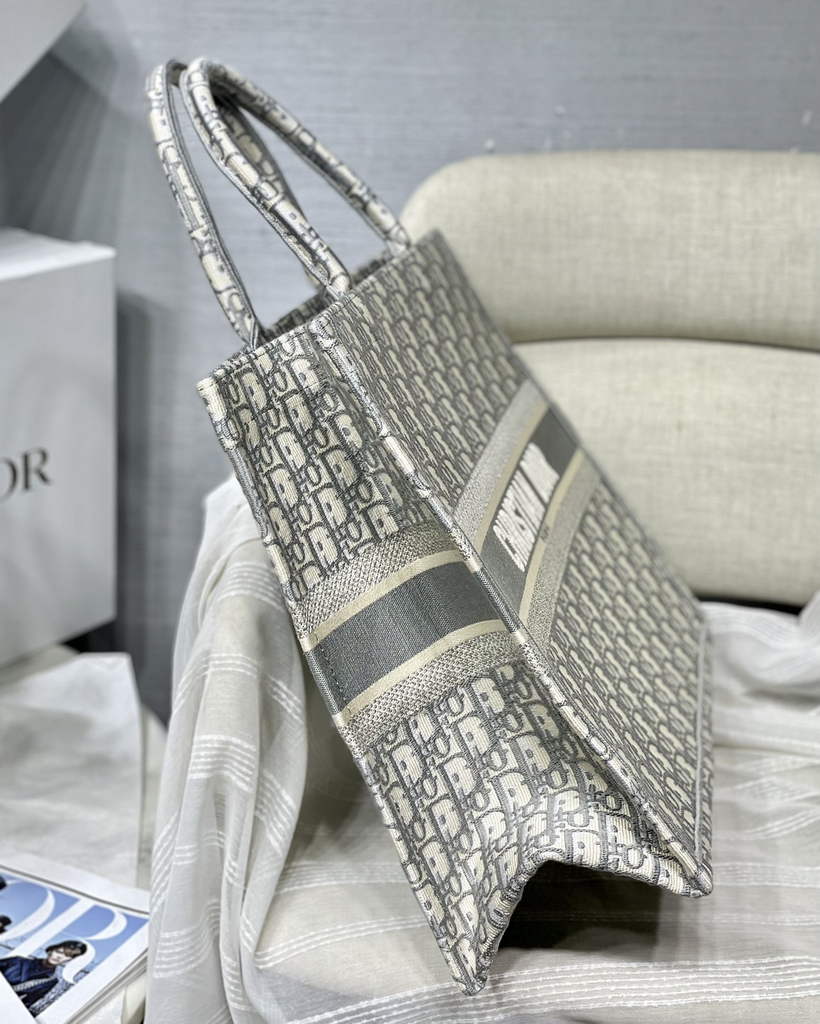 Dior M1286 Large Book Tote Gray Oblique Embroidery