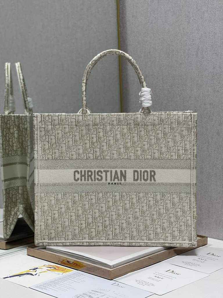 Dior M1286 Large Book Tote Beige Oblique Embroidery
