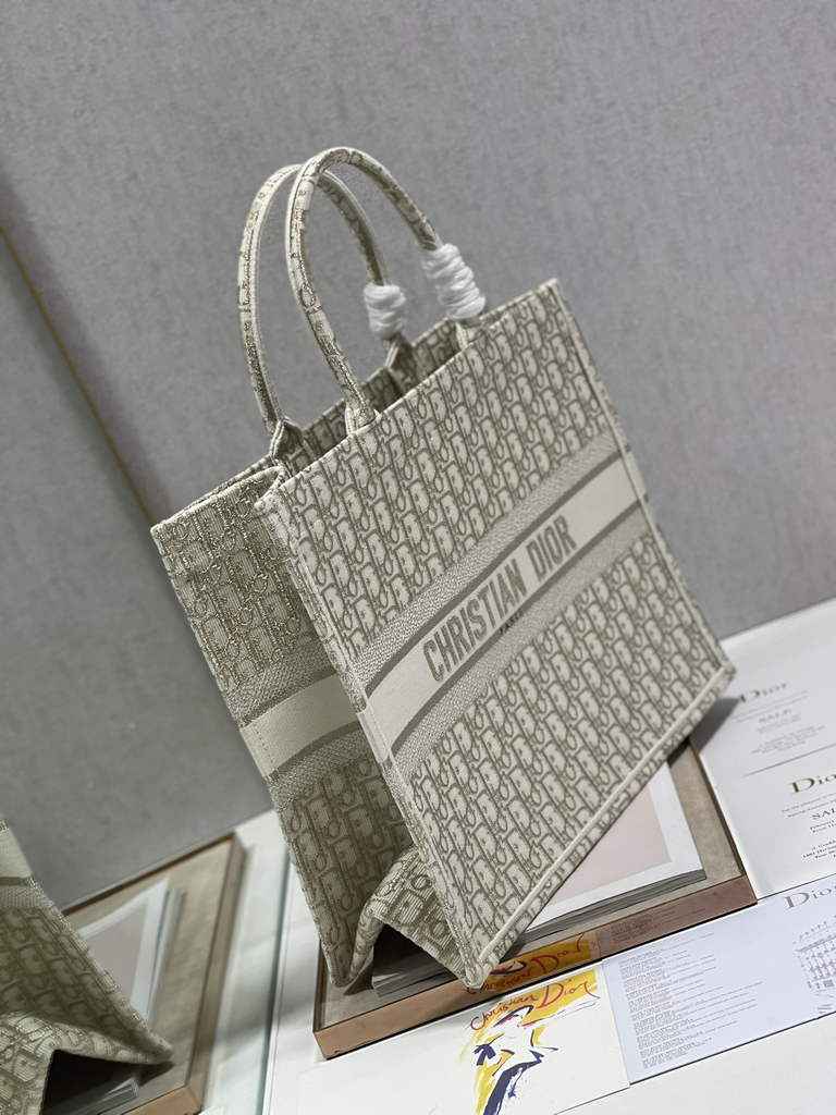 Dior M1286 Large Book Tote Beige Oblique Embroidery