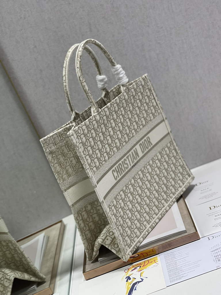 Dior M1286 Large Book Tote Beige Oblique Embroidery - Default Title - View 4