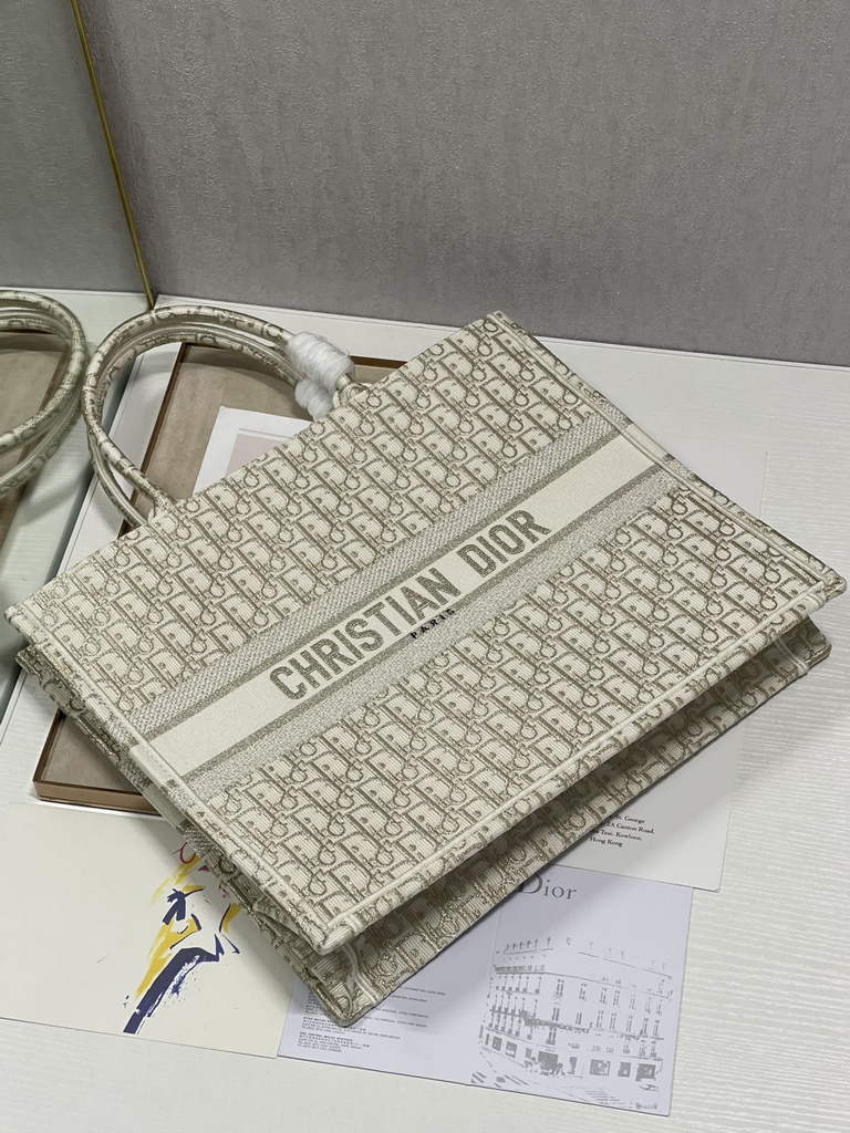 Dior M1286 Large Book Tote Beige Oblique Embroidery