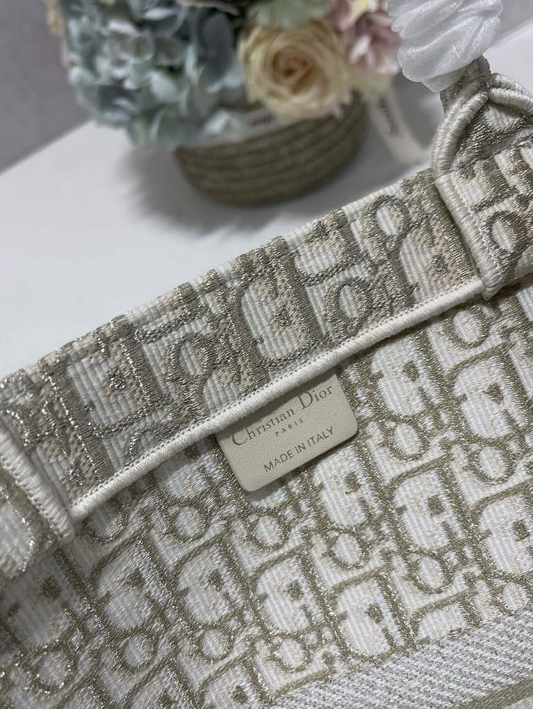 Dior M1286 Large Book Tote Beige Oblique Embroidery