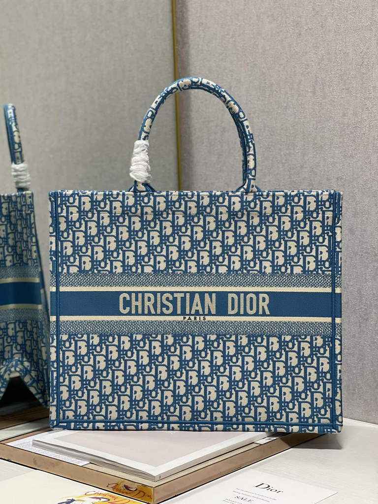 Dior M1286 Large Book Tote Oblique Embroidery Blue